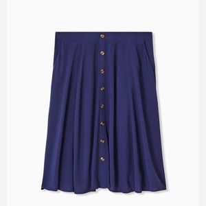Torrid 00 navy challis button down midi skirt with pockets